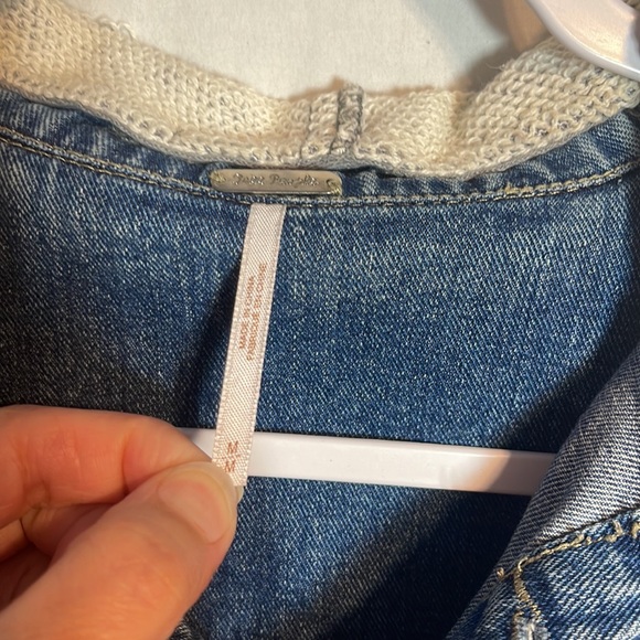 Free People Denim Jacket Medium Jean Hood Gray Sleeves Mixed Media Distressed M - Picture 2 of 16